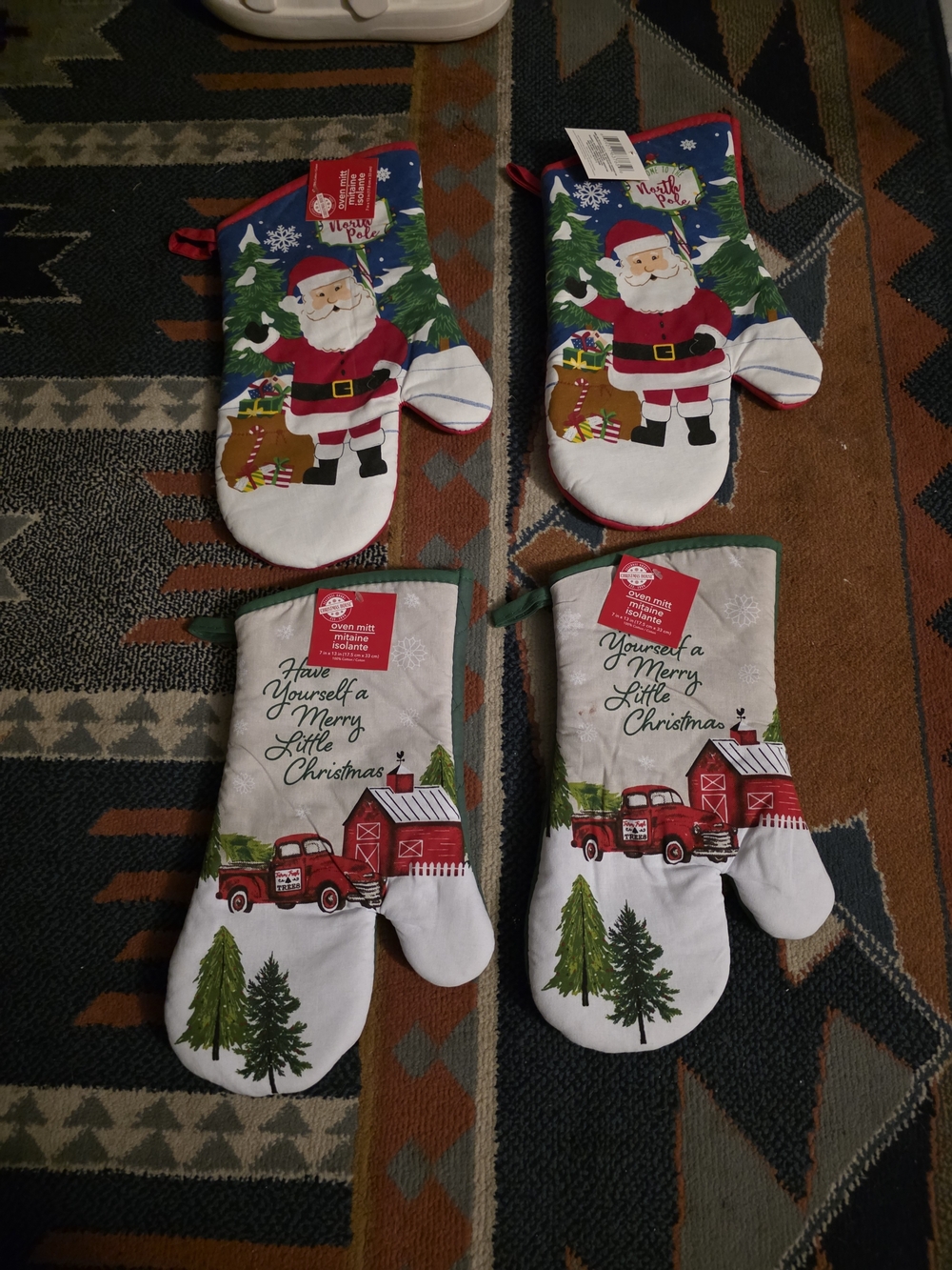 Holiday Santa & Red Truck Oven Mitts Set - Red/White/Green